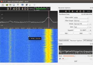 Poslušanje FM radia z aplikacijo Gqrx.