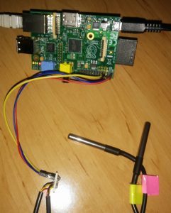 RaspberryPi z dvema temperaturnima senzorjema.